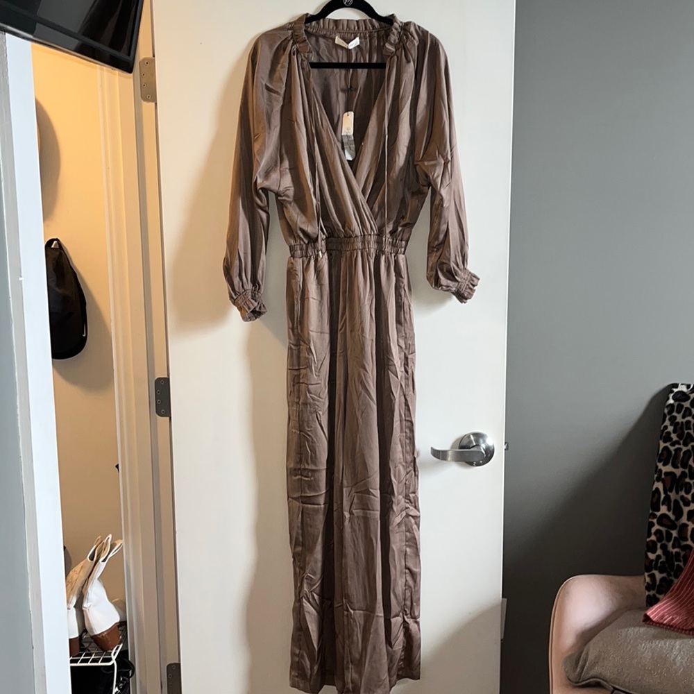 Brown long sleeve jumper
